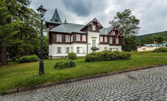 Horské lázně Karlova Studánka - Lázeňský dům Vlasta - 1