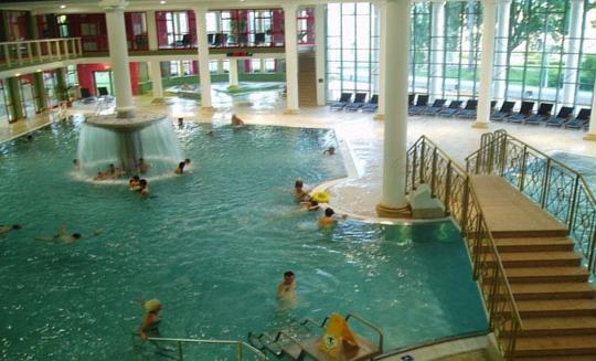 Františkovy Lázně - Lázeňský hotel Pawlik - Hlavní hotel - Letní dovolená nejen s dětmi