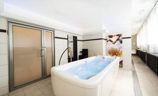 Lázně Piešťany - Spa Hotel Esplanade - SLEVA za včasnou rezervaci - Tradiční lázeňský pobyt (18 procedur / osoba)